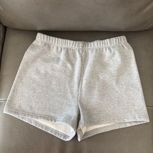 NWOT Aritzia HI-RISE SHORT 3"